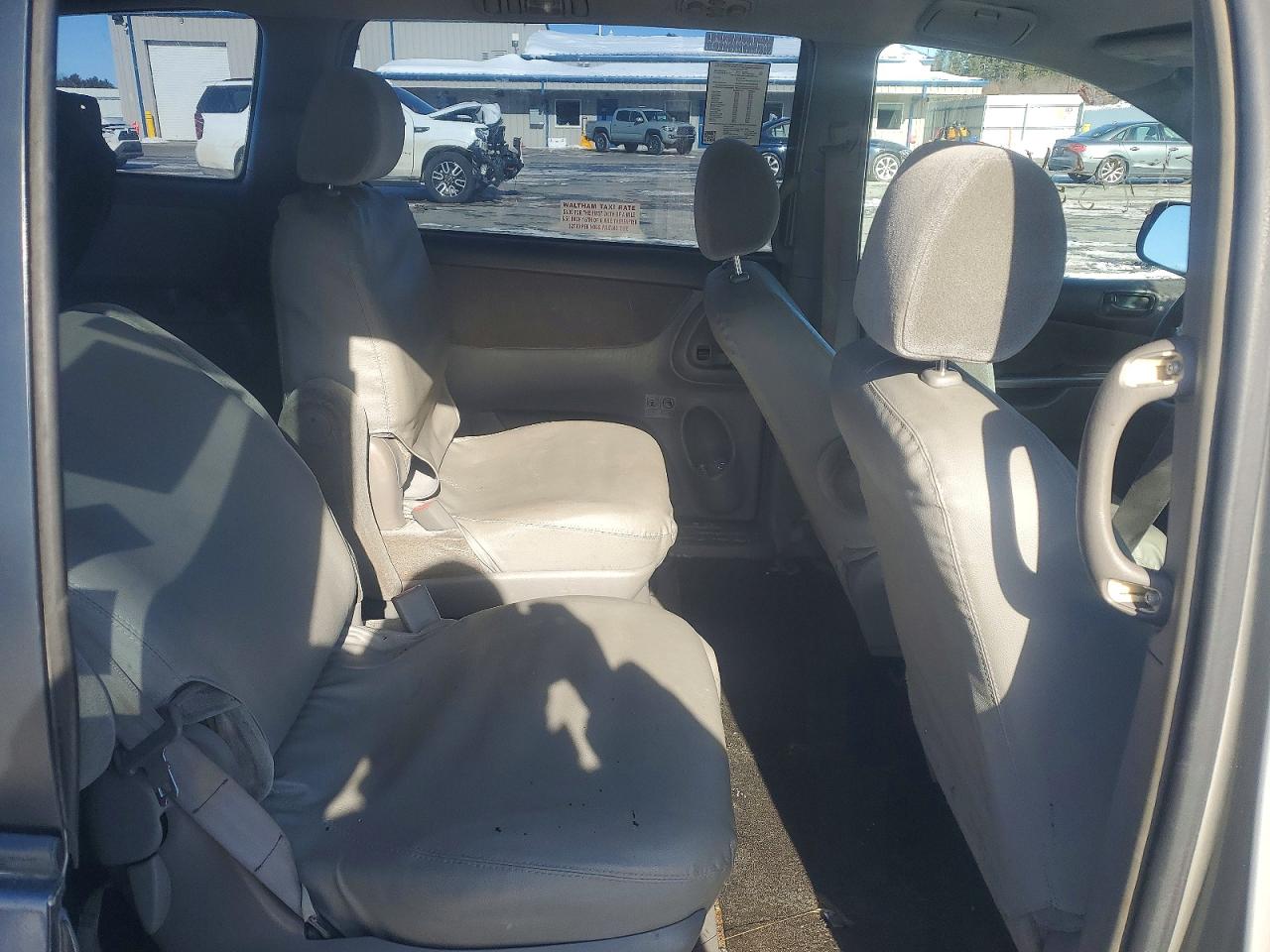 2008 TOYOTA SIENNA CE photo 11