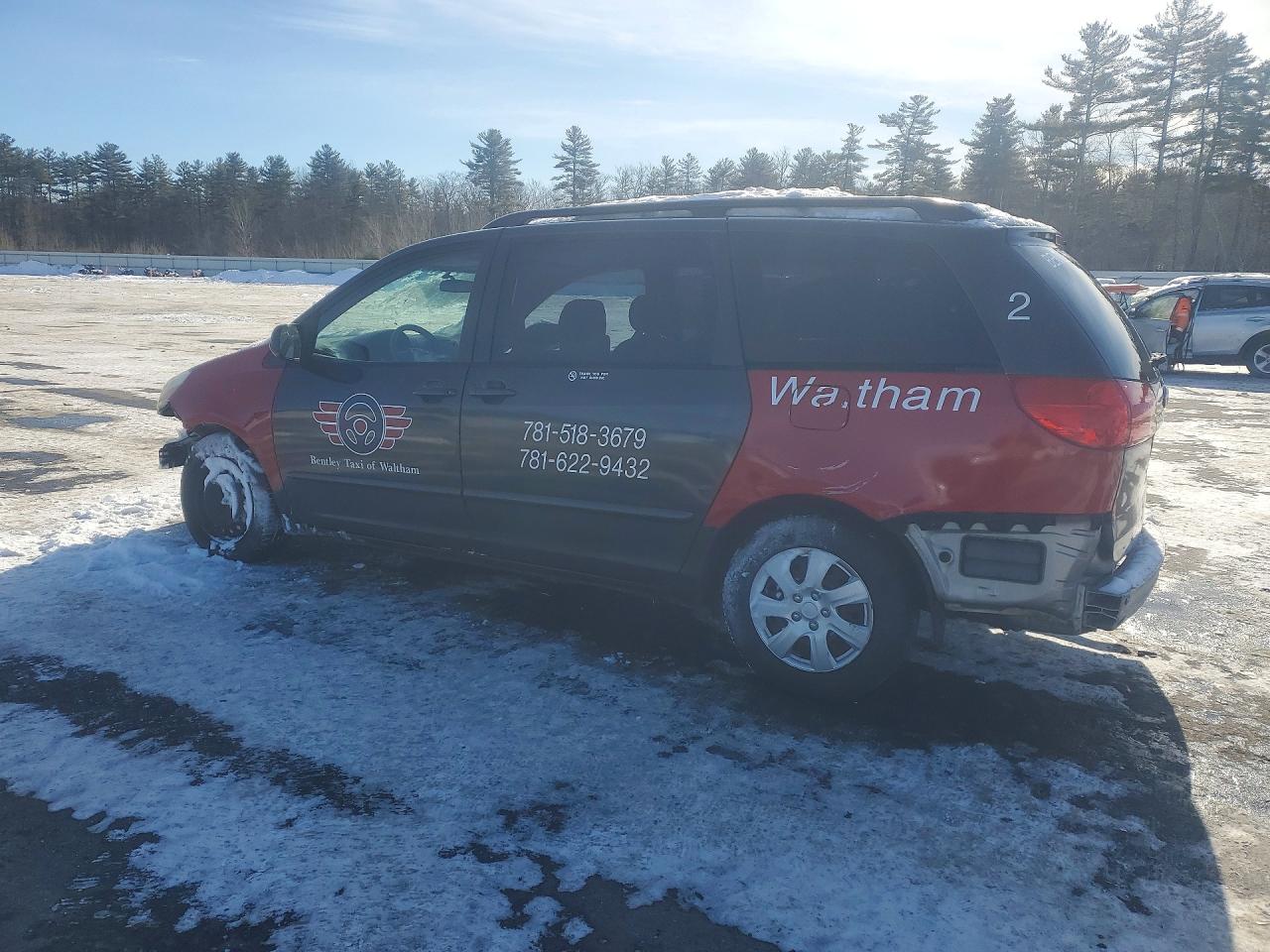 2008 TOYOTA SIENNA CE photo 2