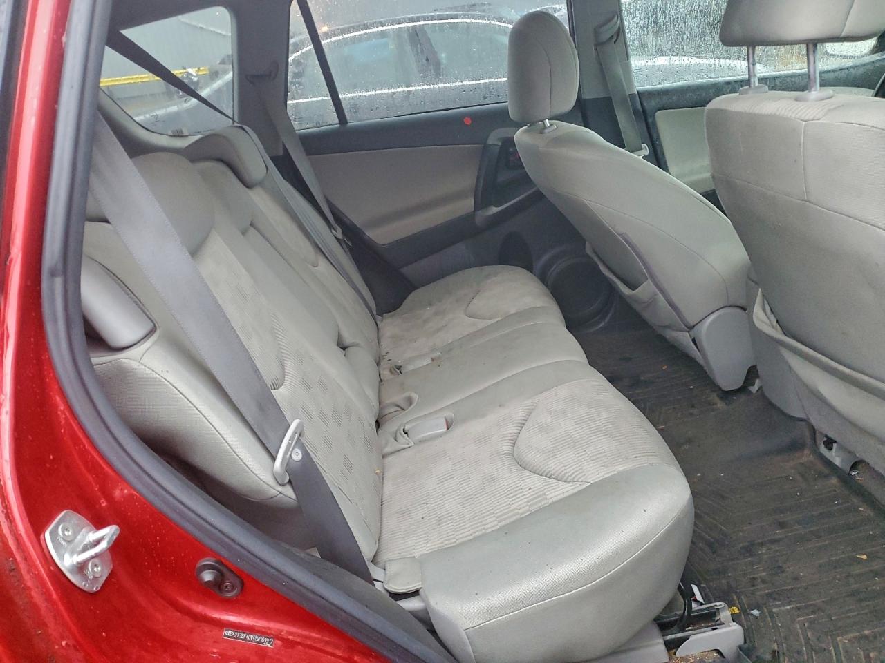 2011 TOYOTA RAV4 photo 10