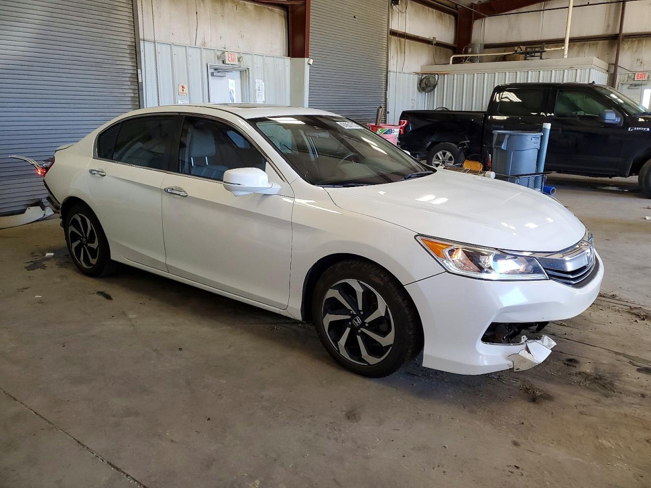2016 HONDA ACCORD EX photo 4