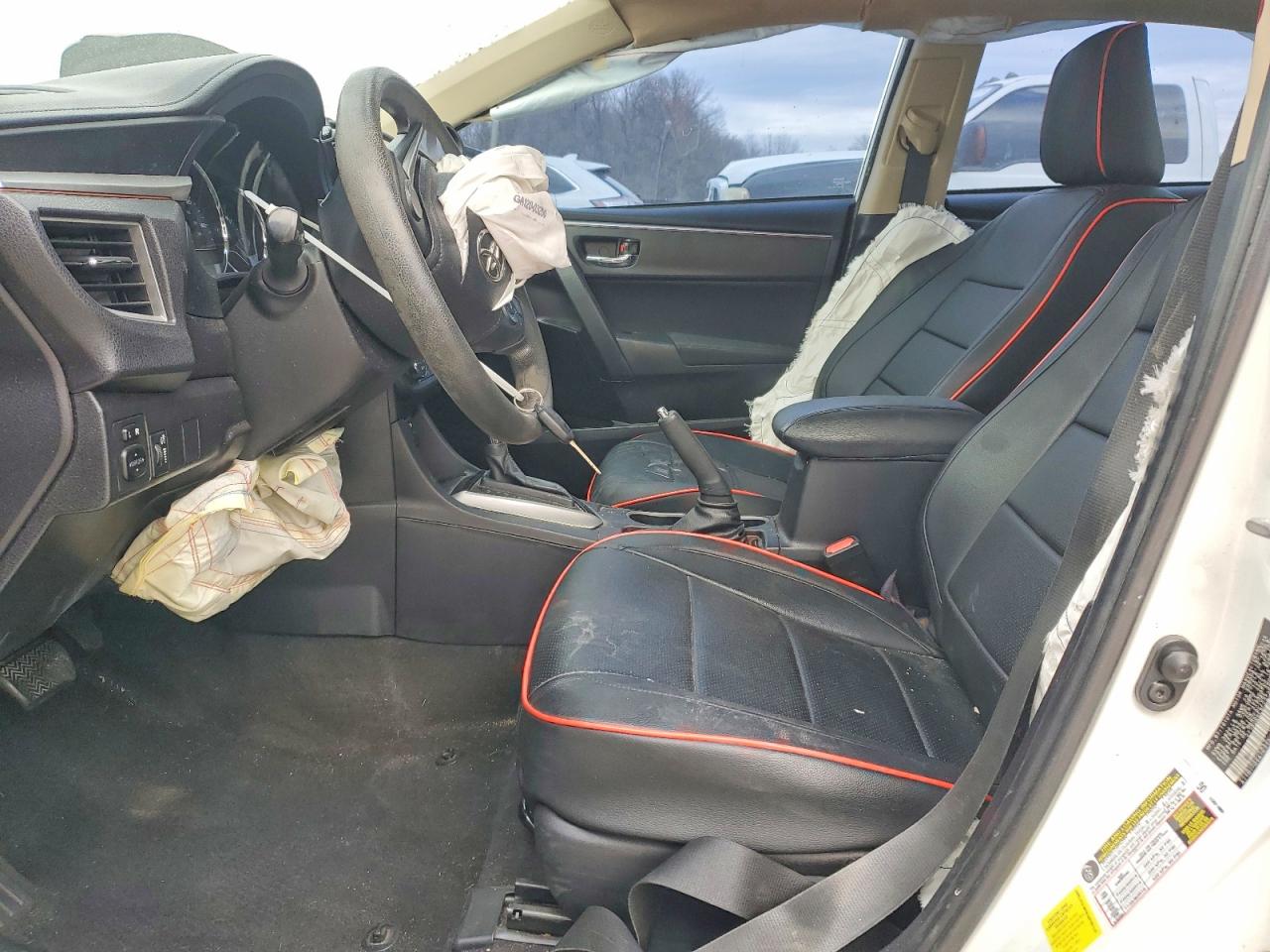 2015 TOYOTA COROLLA L photo 19