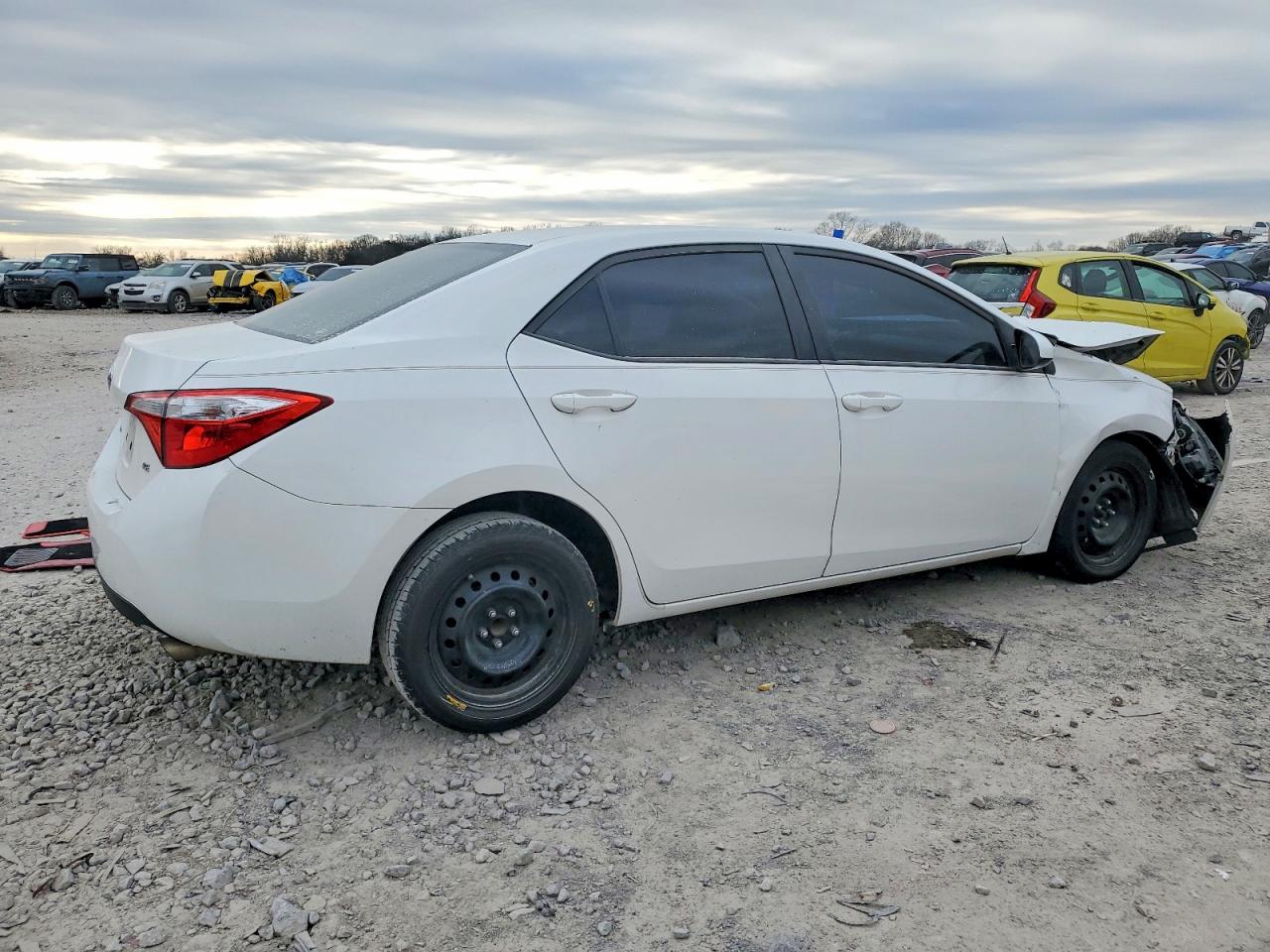 2015 TOYOTA COROLLA L photo 7