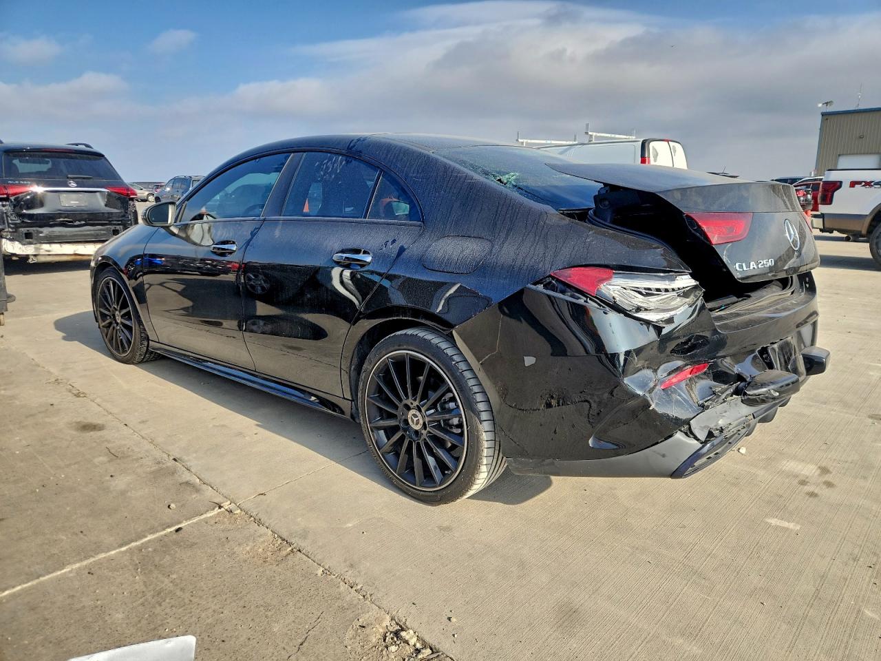 2021 MERCEDES-BENZ CLA 250 photo 2
