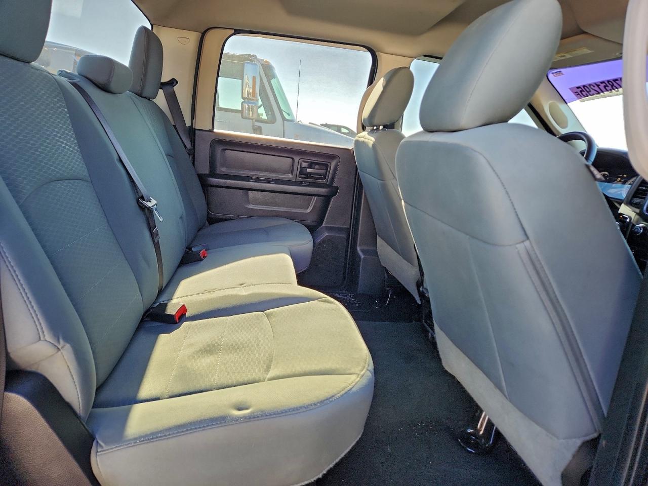 2015 RAM 1500 ST photo 10