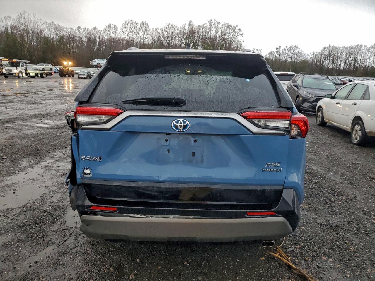 2024 TOYOTA RAV4 XSE photo 6
