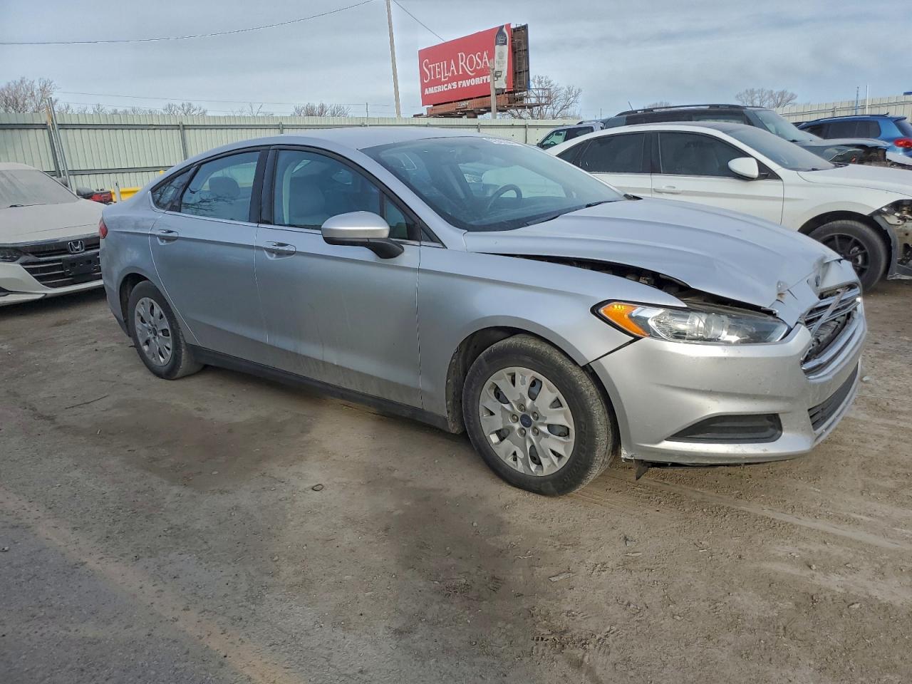 2013 FORD FUSION S photo 4