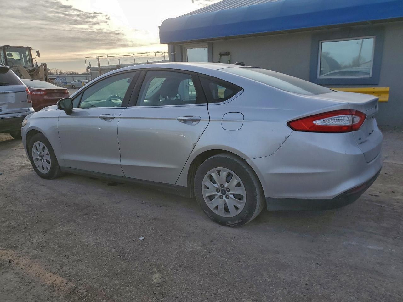 2013 FORD FUSION S photo 2