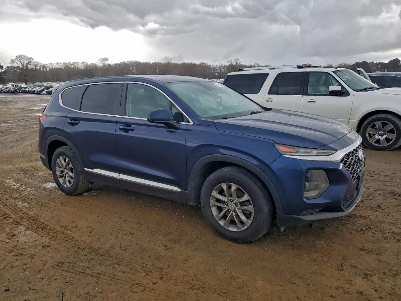 2019 HYUNDAI SANTA FE SE photo 4