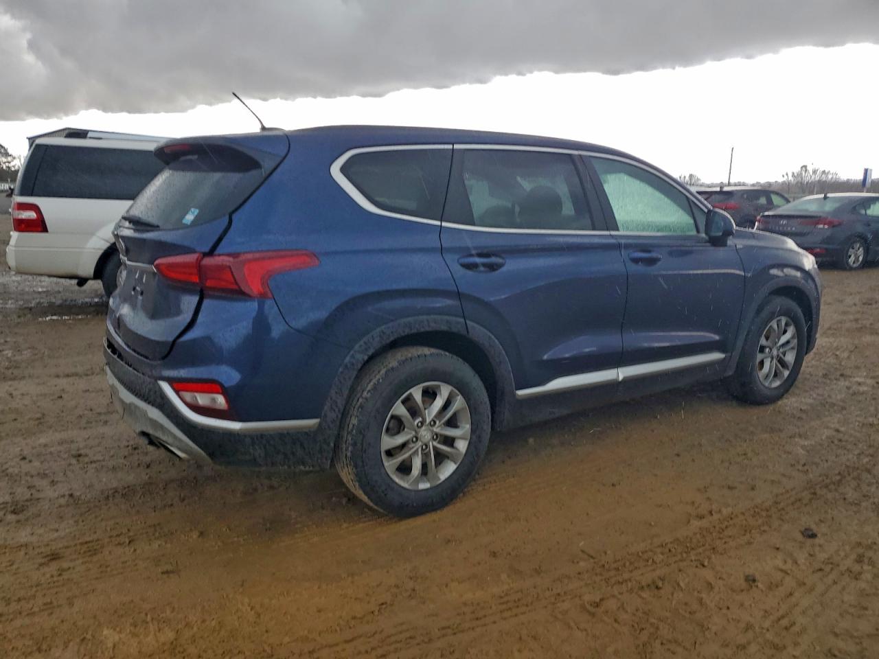 2019 HYUNDAI SANTA FE SE photo 3