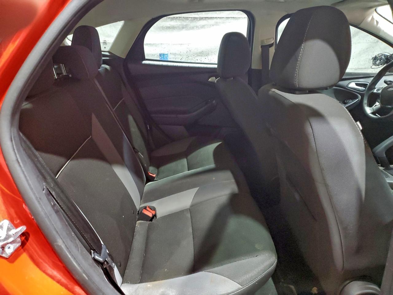 2014 FORD FOCUS SE photo 21
