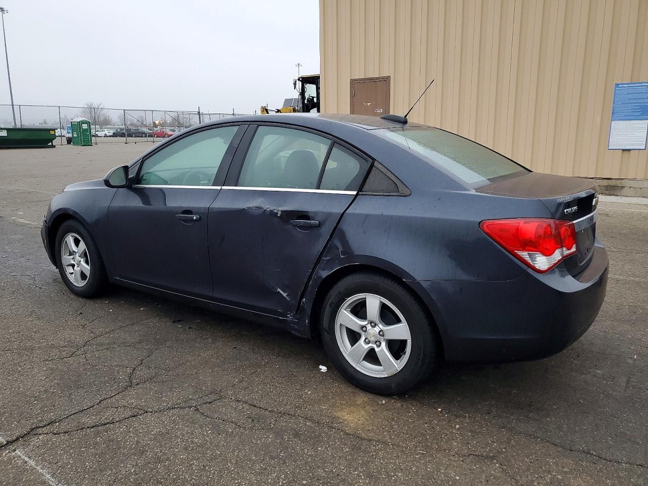 2016 CHEVROLET CRUZE LIMITED LT photo 2