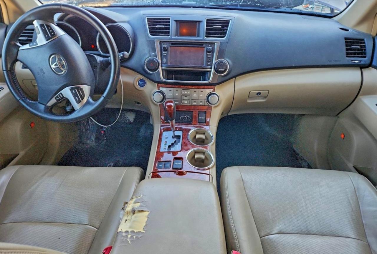 2013 TOYOTA HIGHLANDER HYBRID LIMITED photo 8