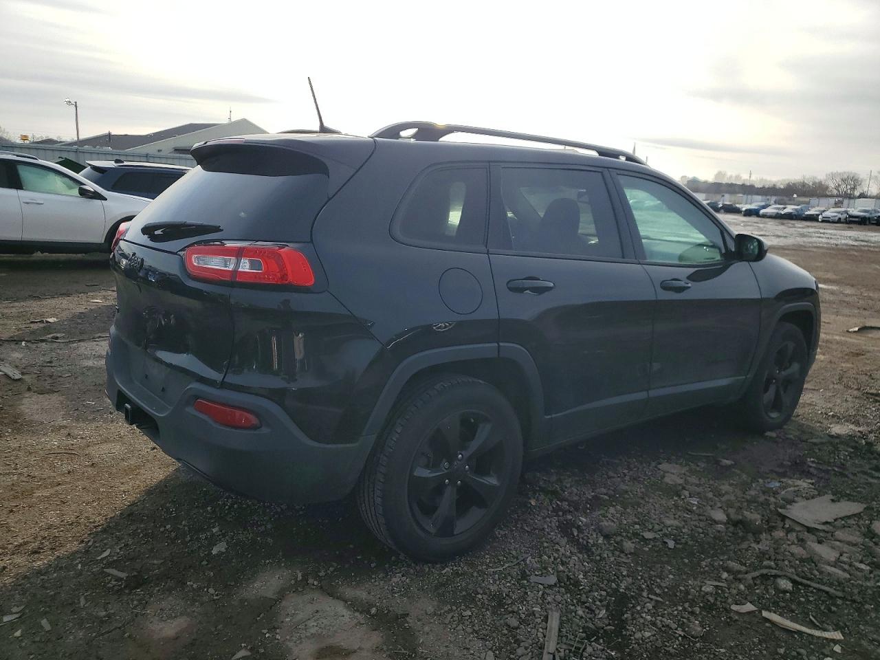 2016 JEEP CHEROKEE LATITUDE photo 3