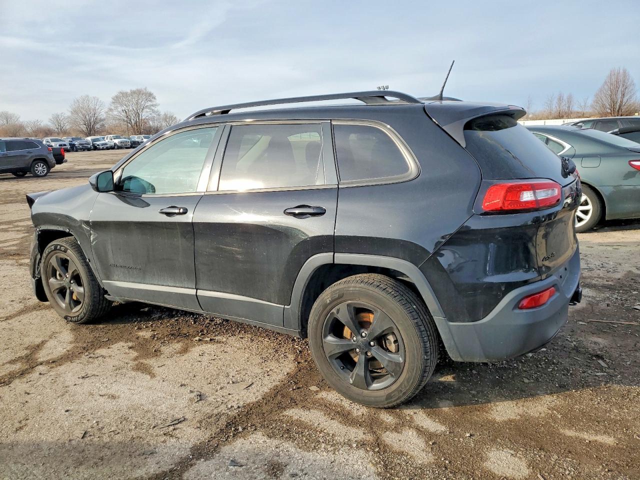 2016 JEEP CHEROKEE LATITUDE photo 2