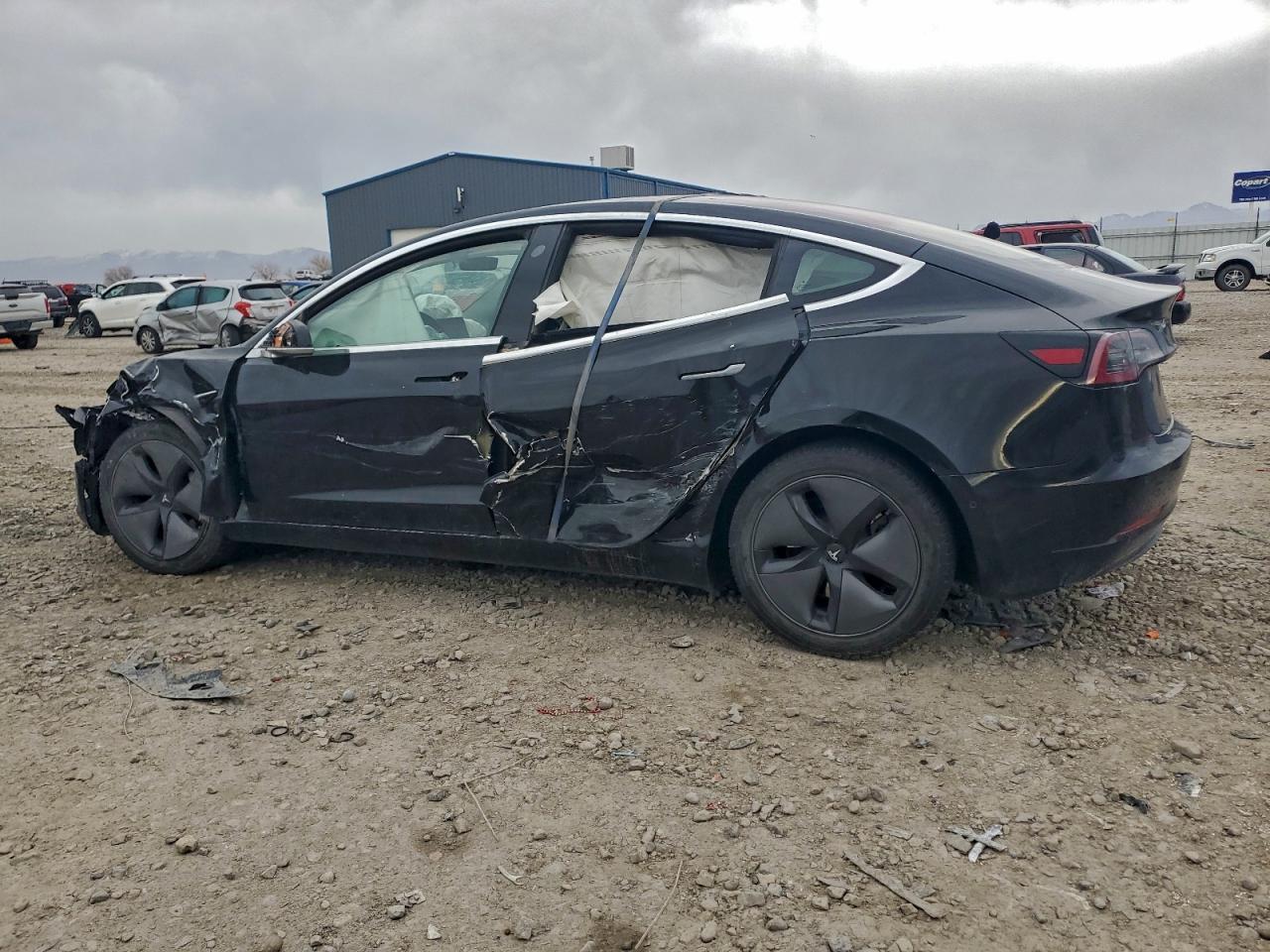 2018 TESLA MODEL 3 photo 2