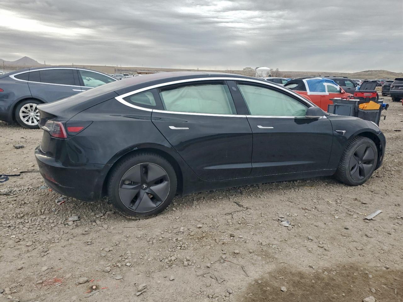 2018 TESLA MODEL 3 photo 3
