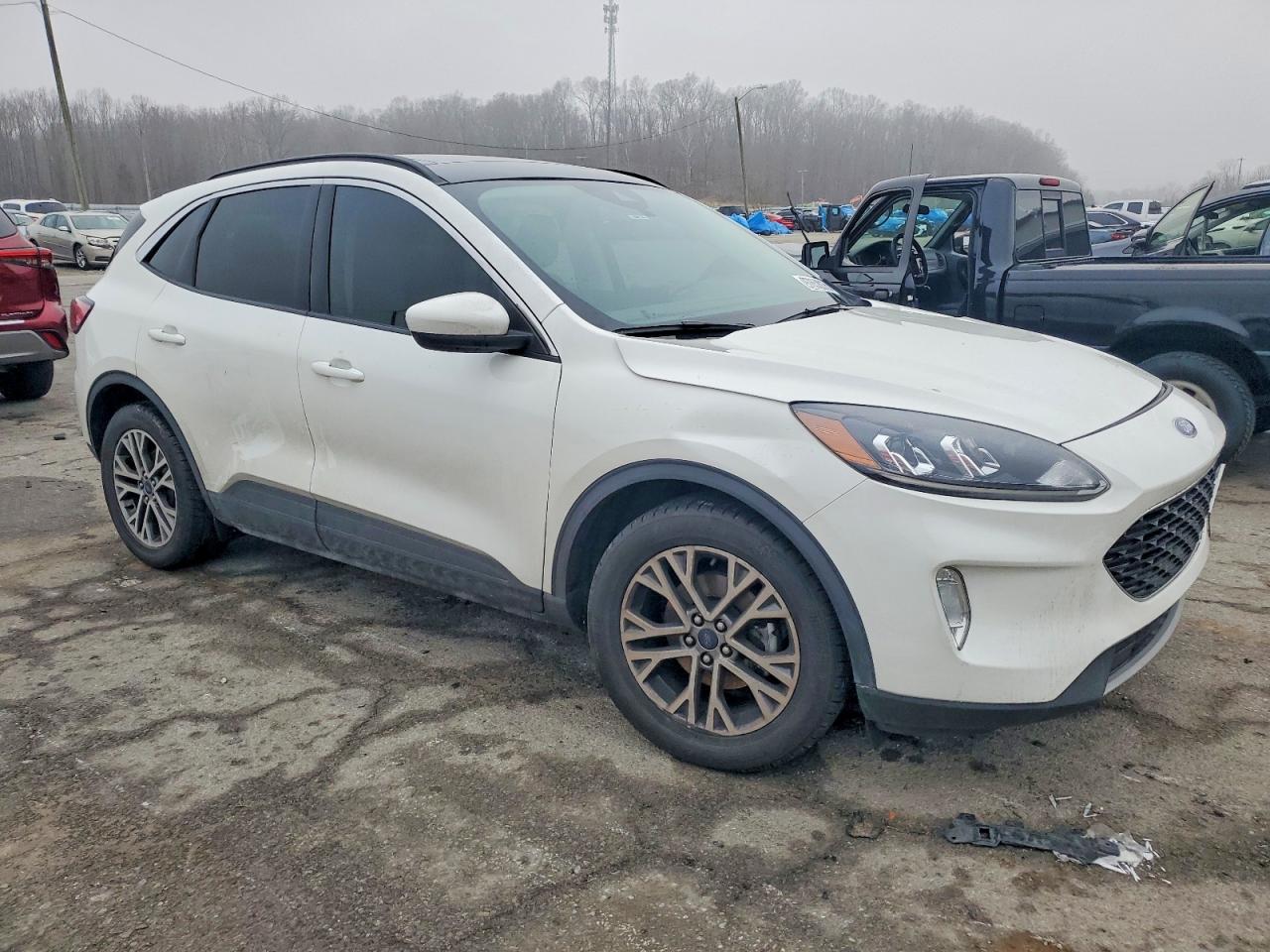 2022 FORD ESCAPE SEL photo 4