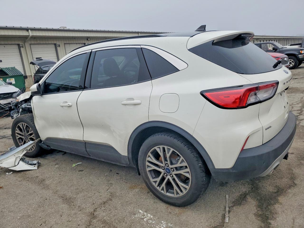 2022 FORD ESCAPE SEL photo 2