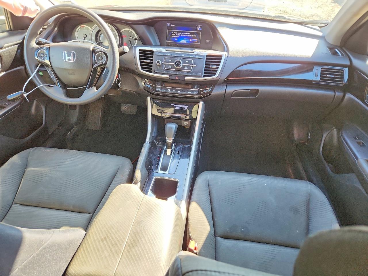 2017 HONDA ACCORD LX photo 15
