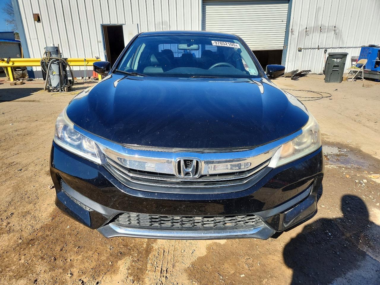 2017 HONDA ACCORD LX photo 9