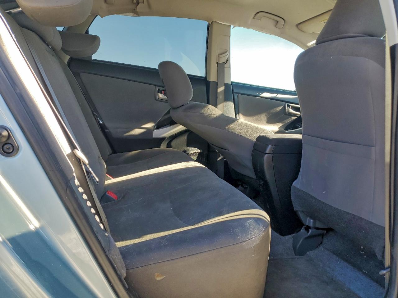 2015 TOYOTA PRIUS photo 10