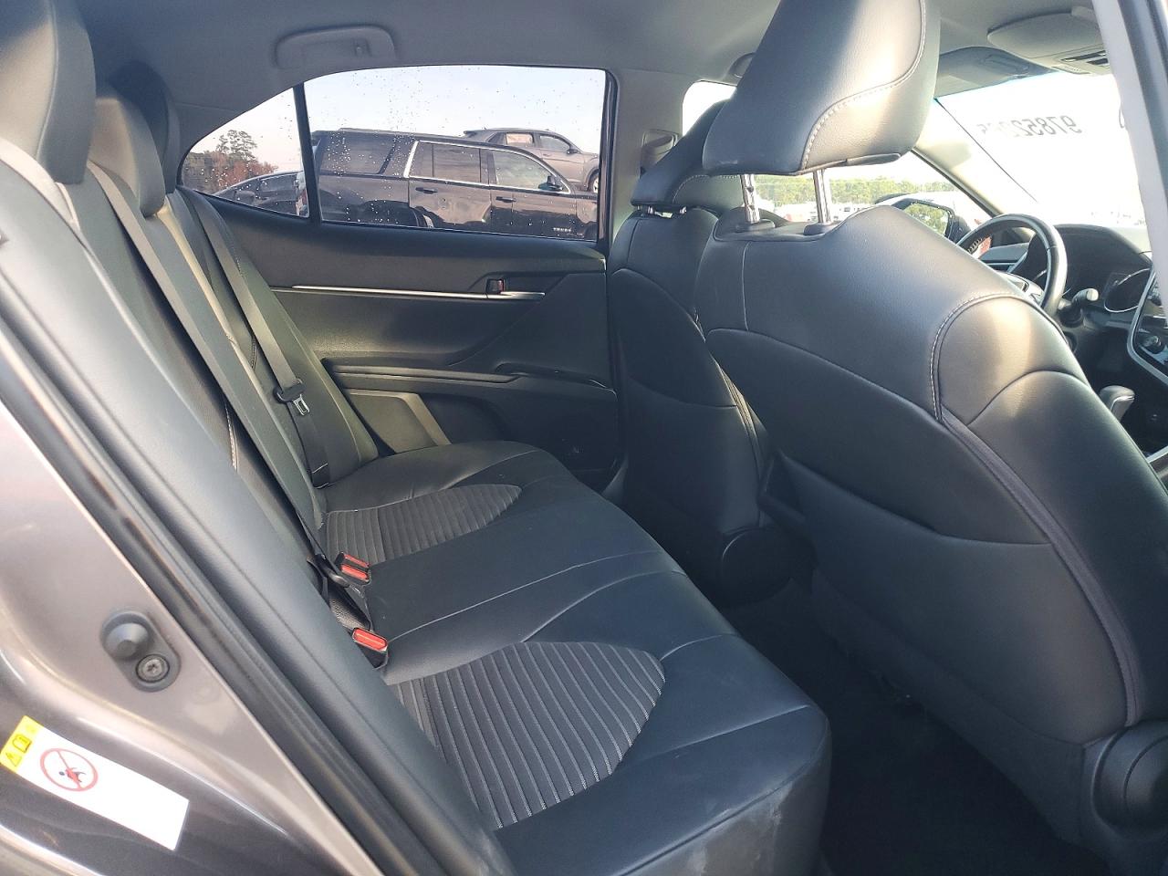 2019 TOYOTA CAMRY L photo 10
