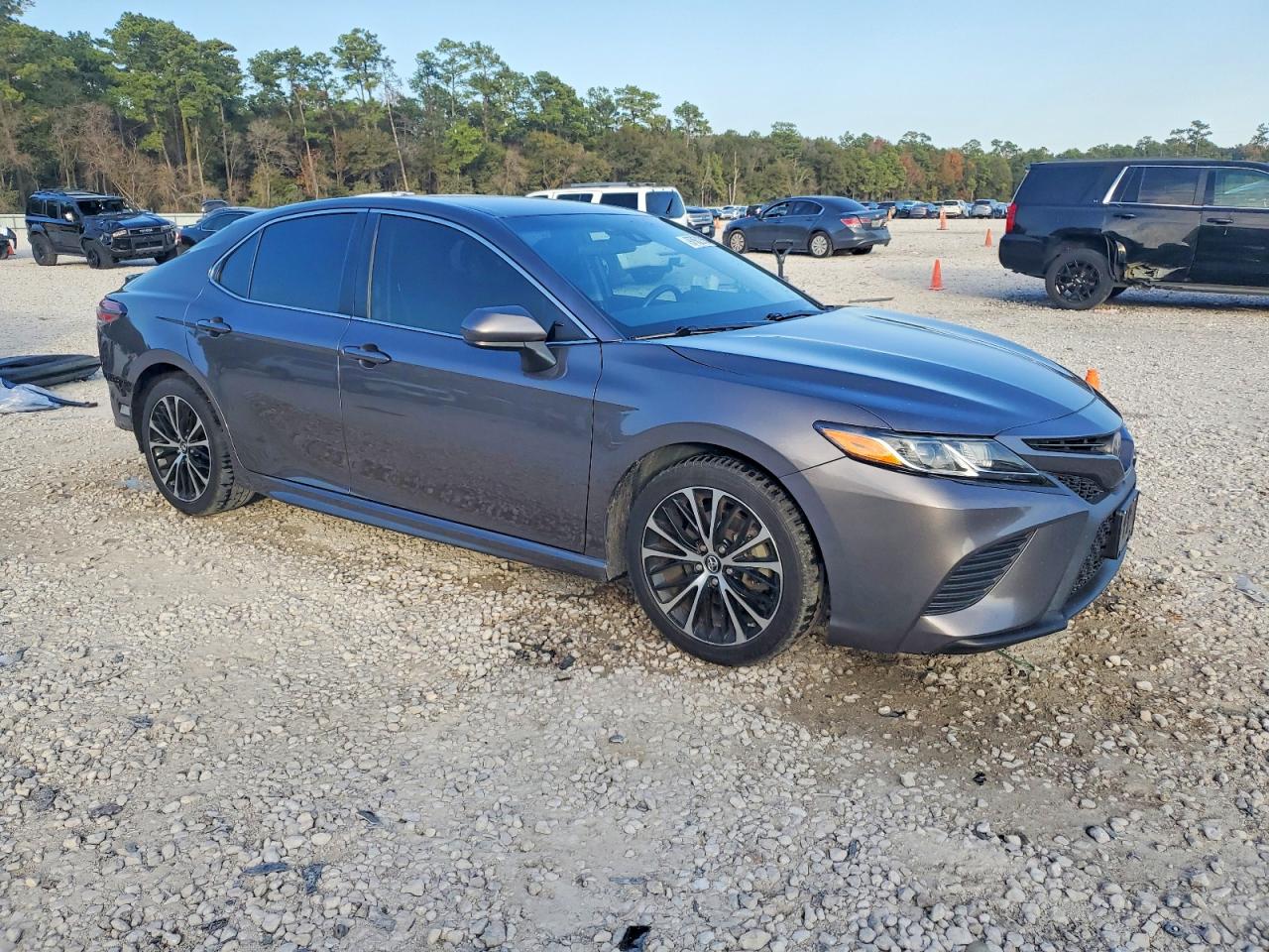 2019 TOYOTA CAMRY L photo 4