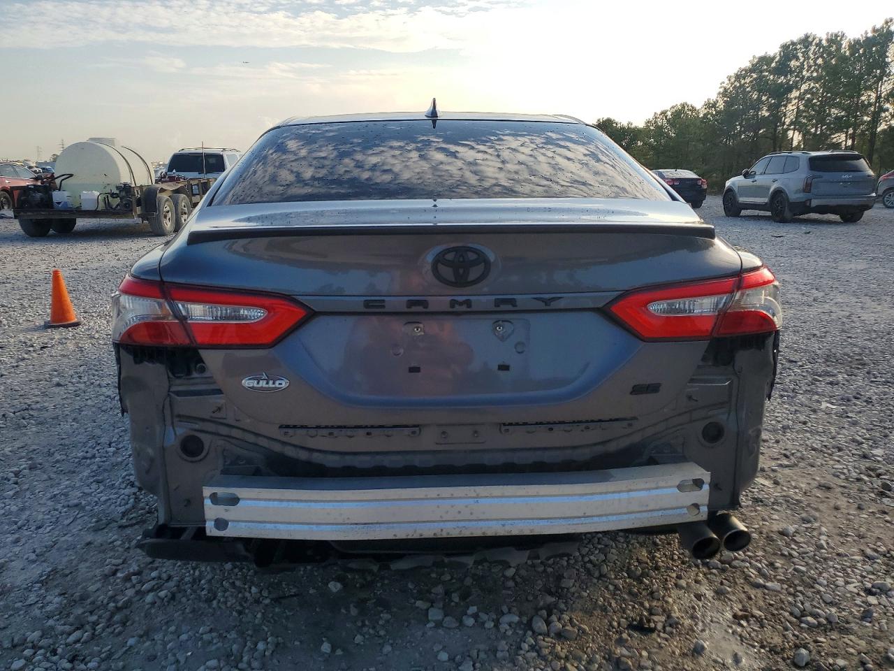2019 TOYOTA CAMRY L photo 6