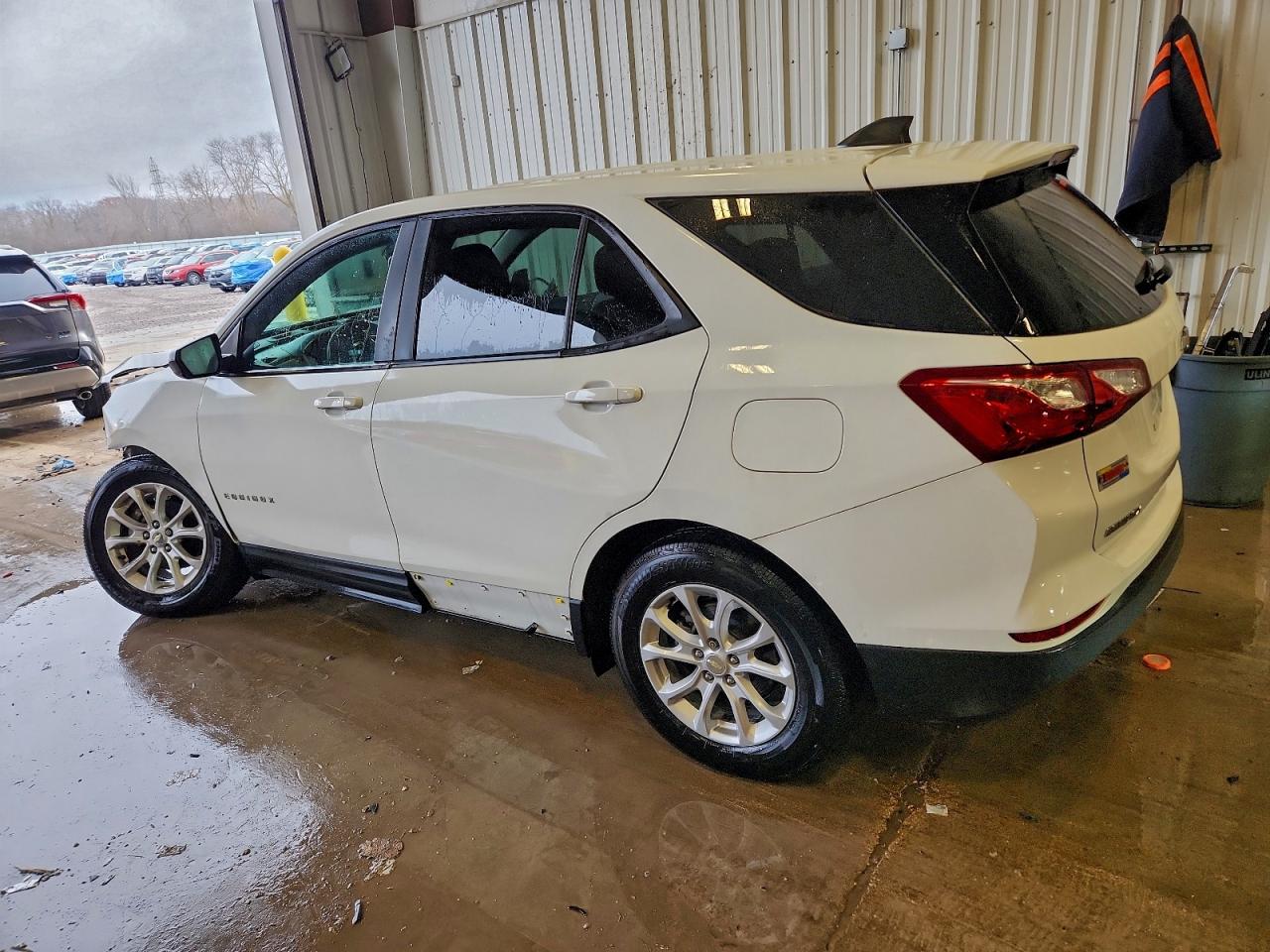 2021 CHEVROLET EQUINOX LS photo 2