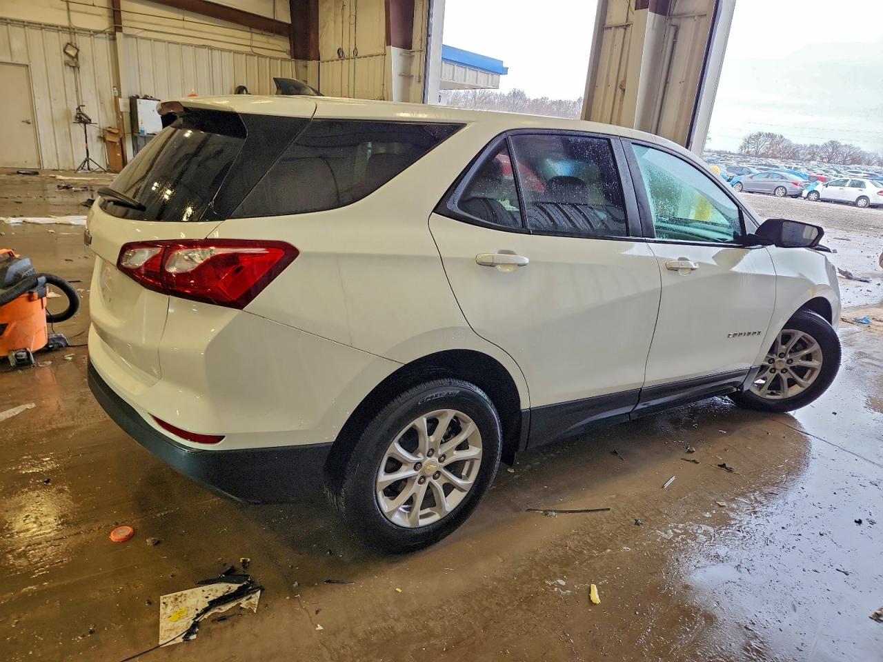 2021 CHEVROLET EQUINOX LS photo 3