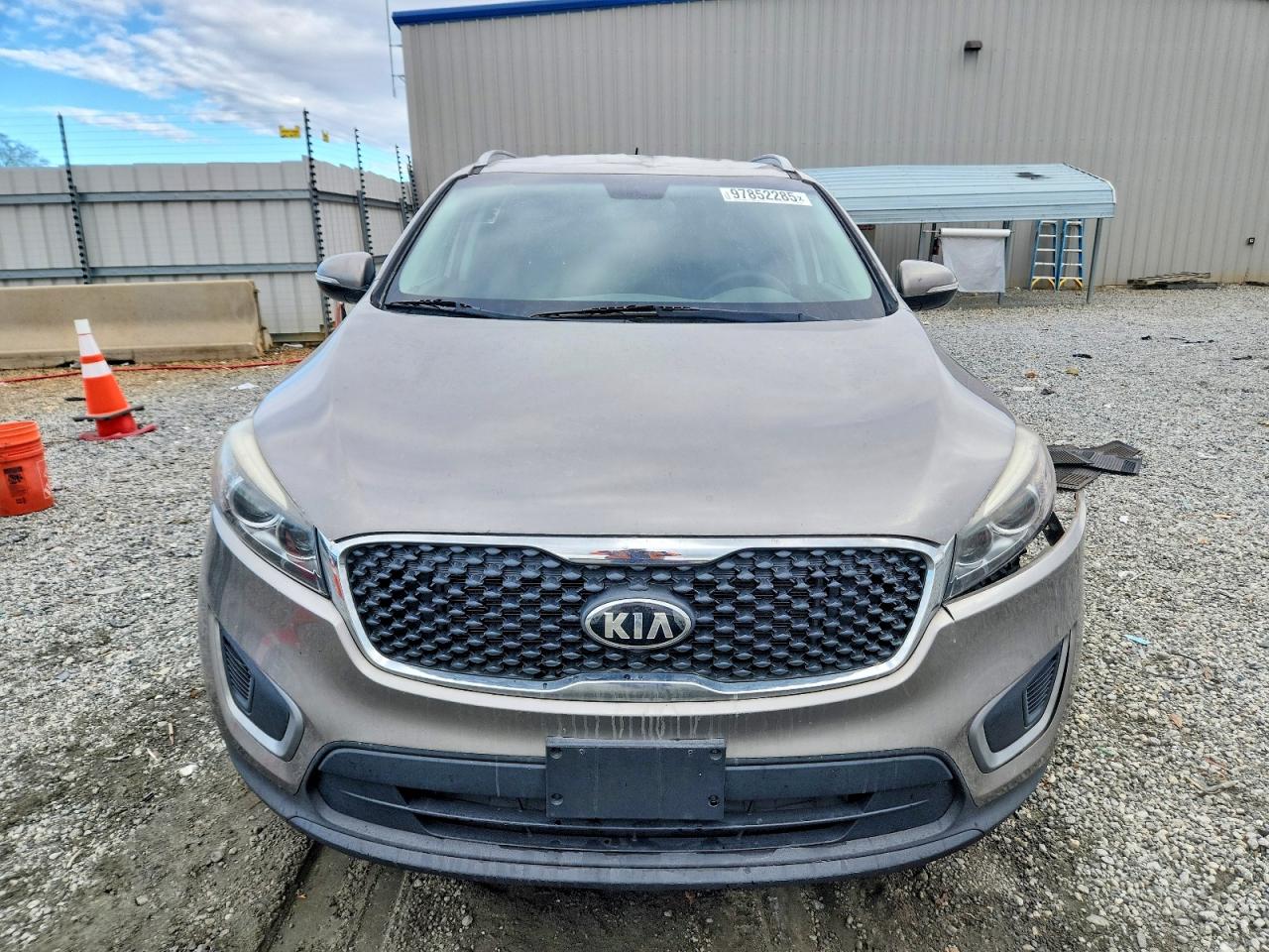 2017 KIA SORENTO LX photo 9