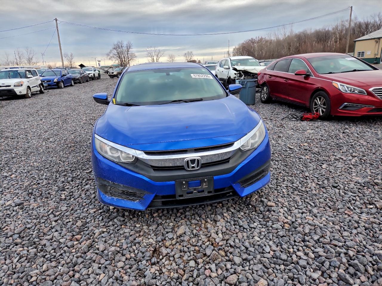 2017 HONDA CIVIC LX photo 5