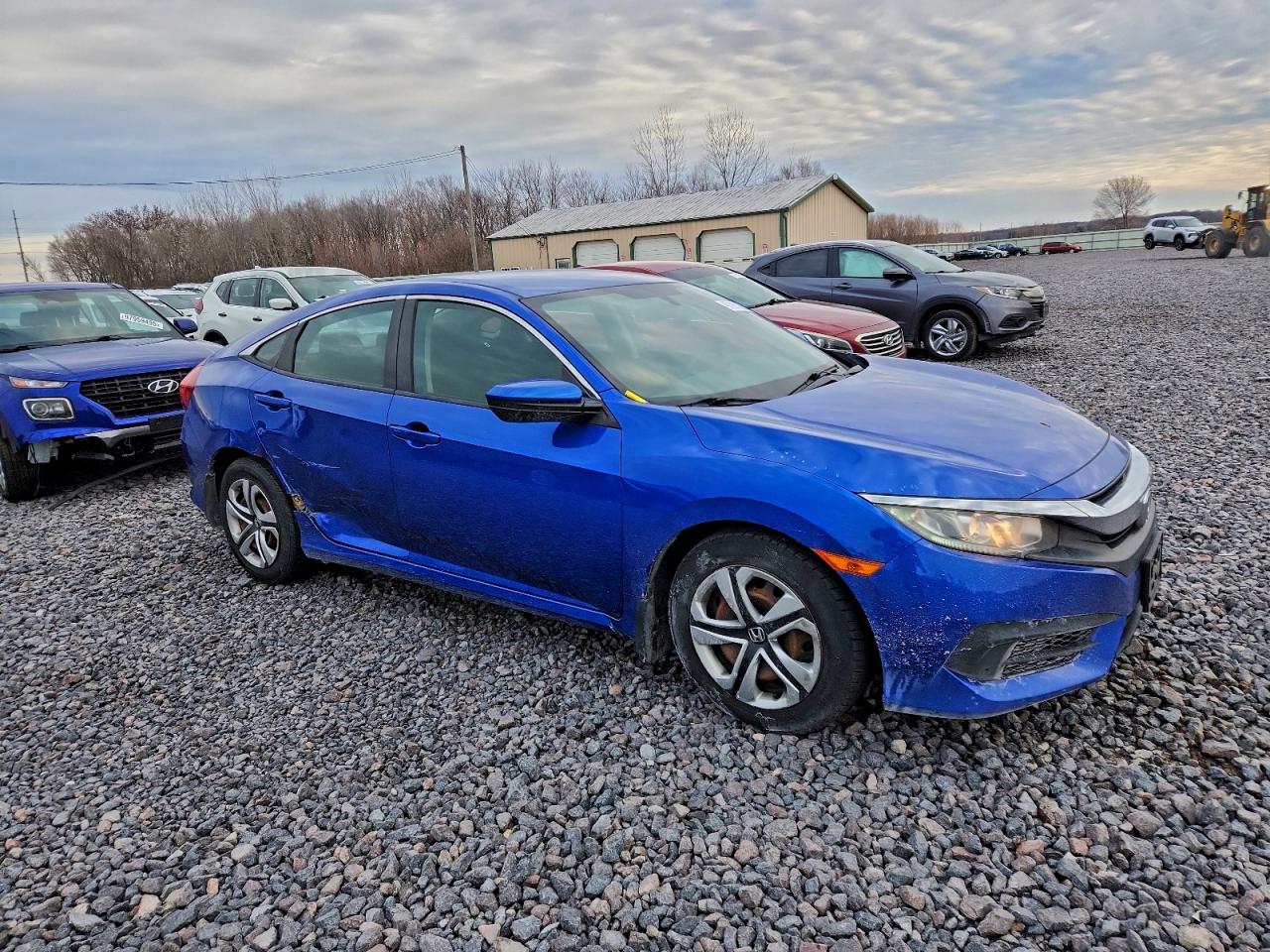 2017 HONDA CIVIC LX photo 4