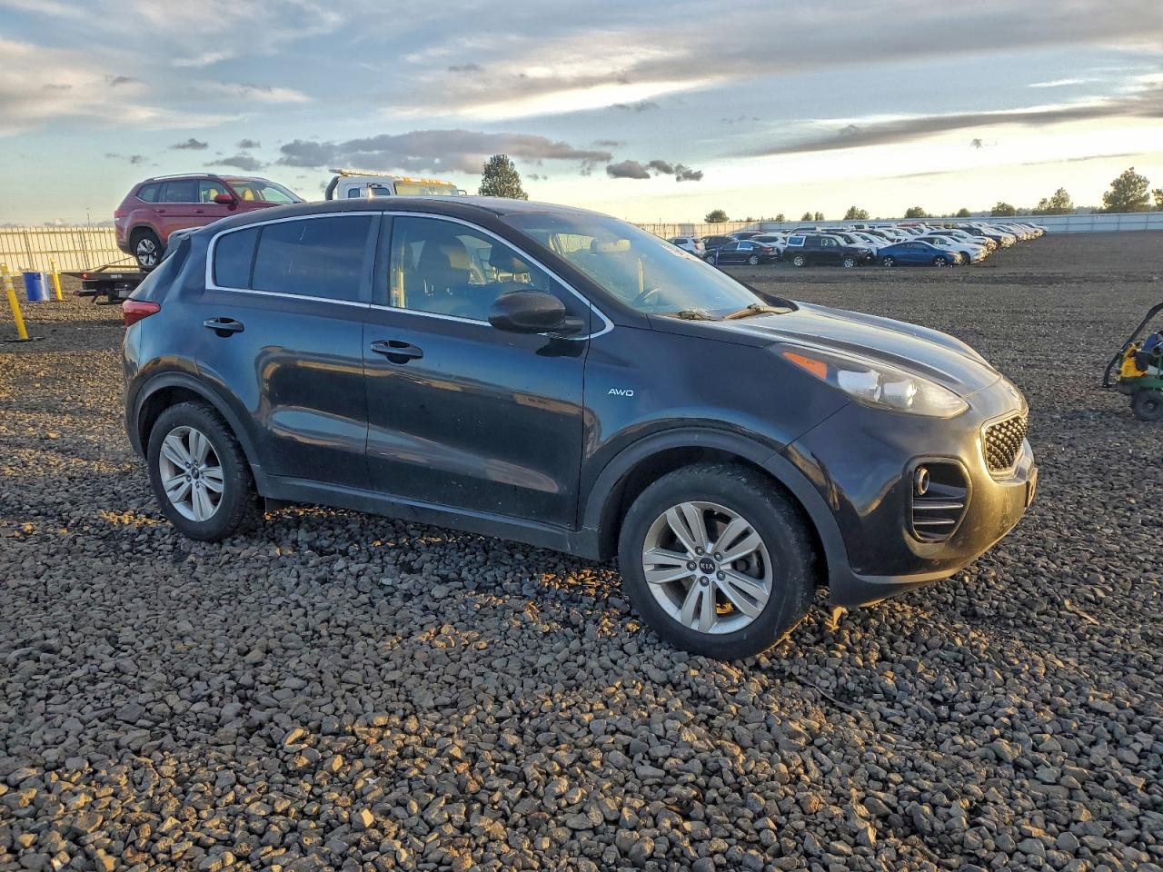 2017 KIA SPORTAGE LX photo 4