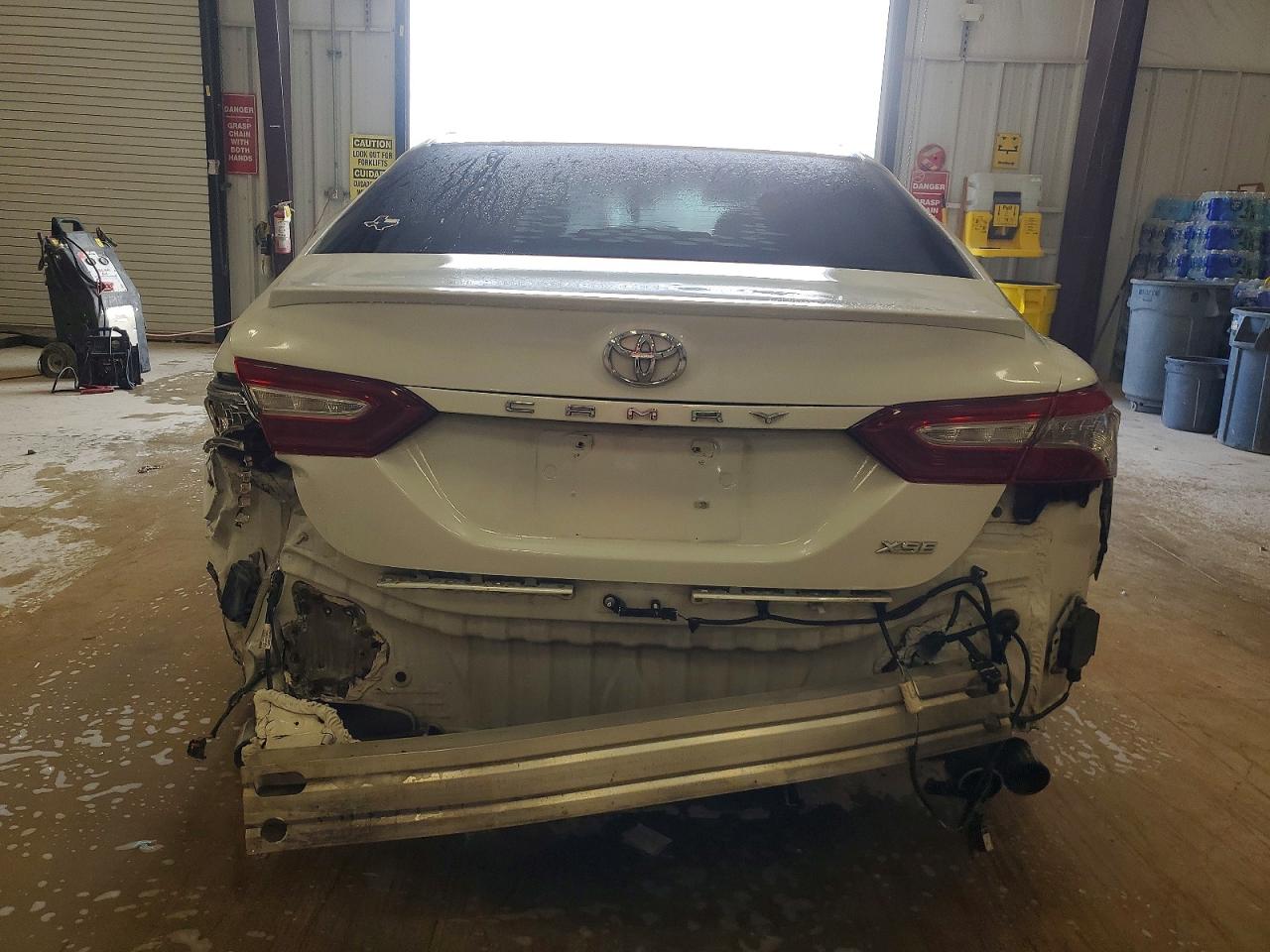 2018 TOYOTA CAMRY XSE photo 6