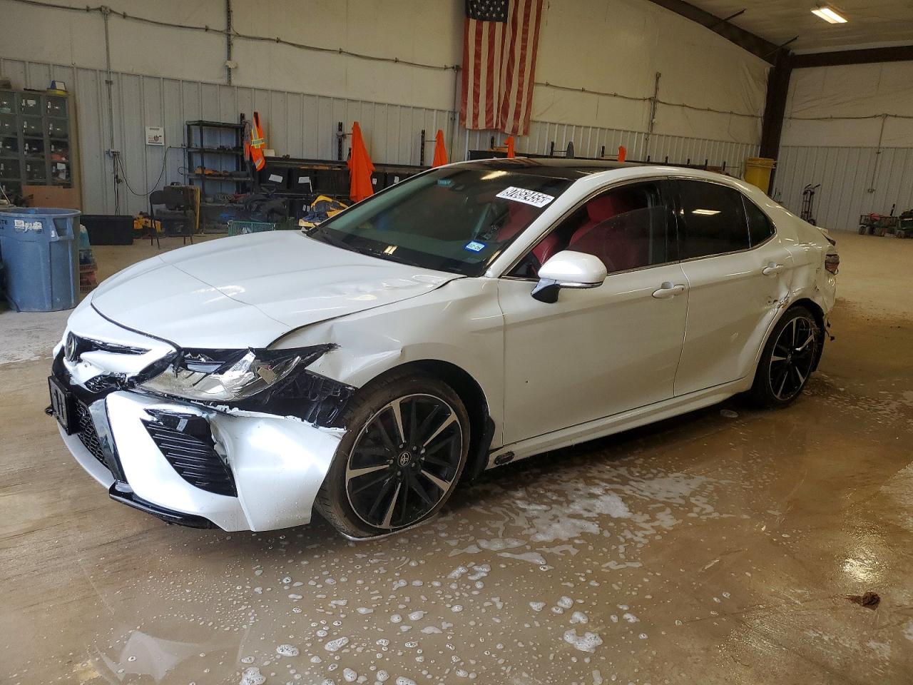 2018 TOYOTA CAMRY