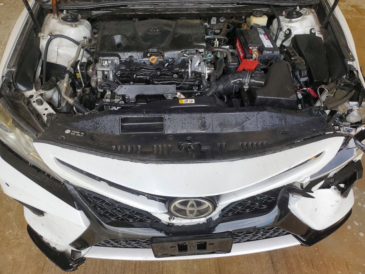 2018 TOYOTA CAMRY XSE photo 11