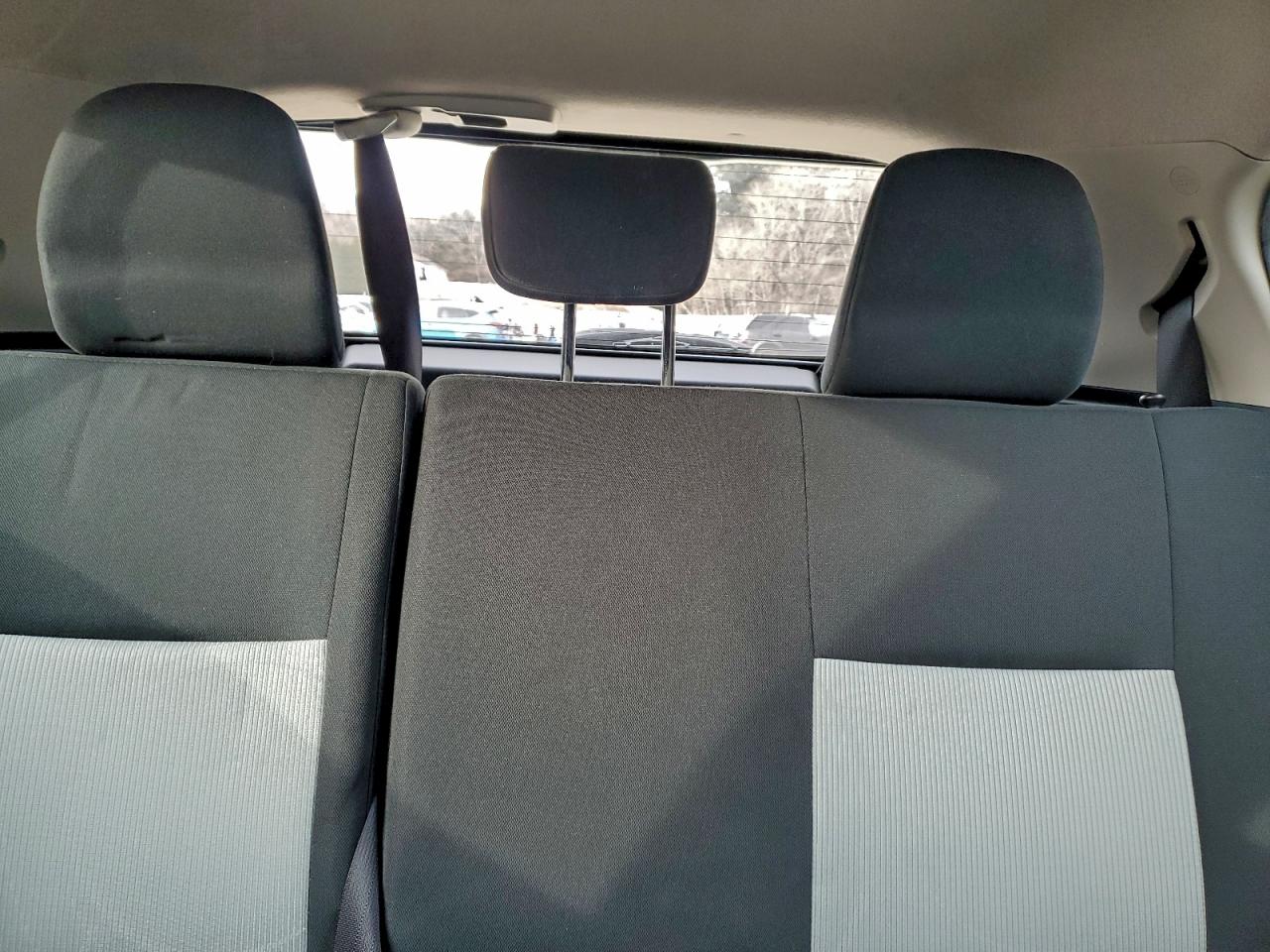 2014 TOYOTA PRIUS C photo 10