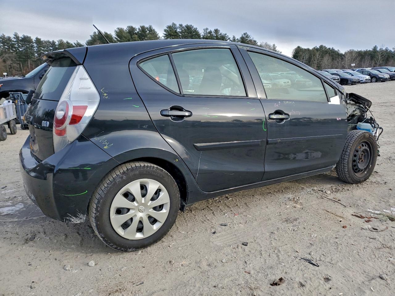 2014 TOYOTA PRIUS C photo 3