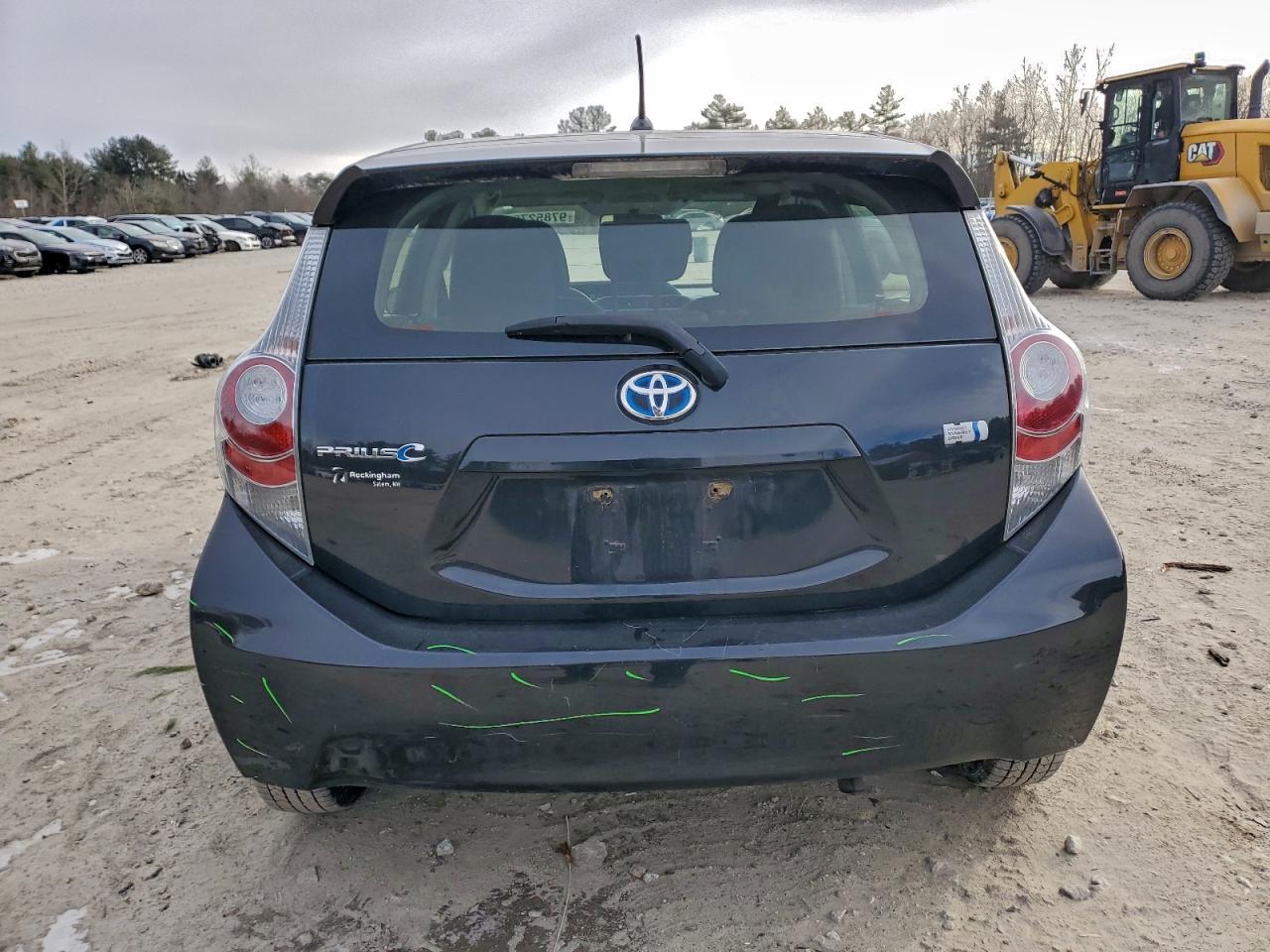 2014 TOYOTA PRIUS C photo 6