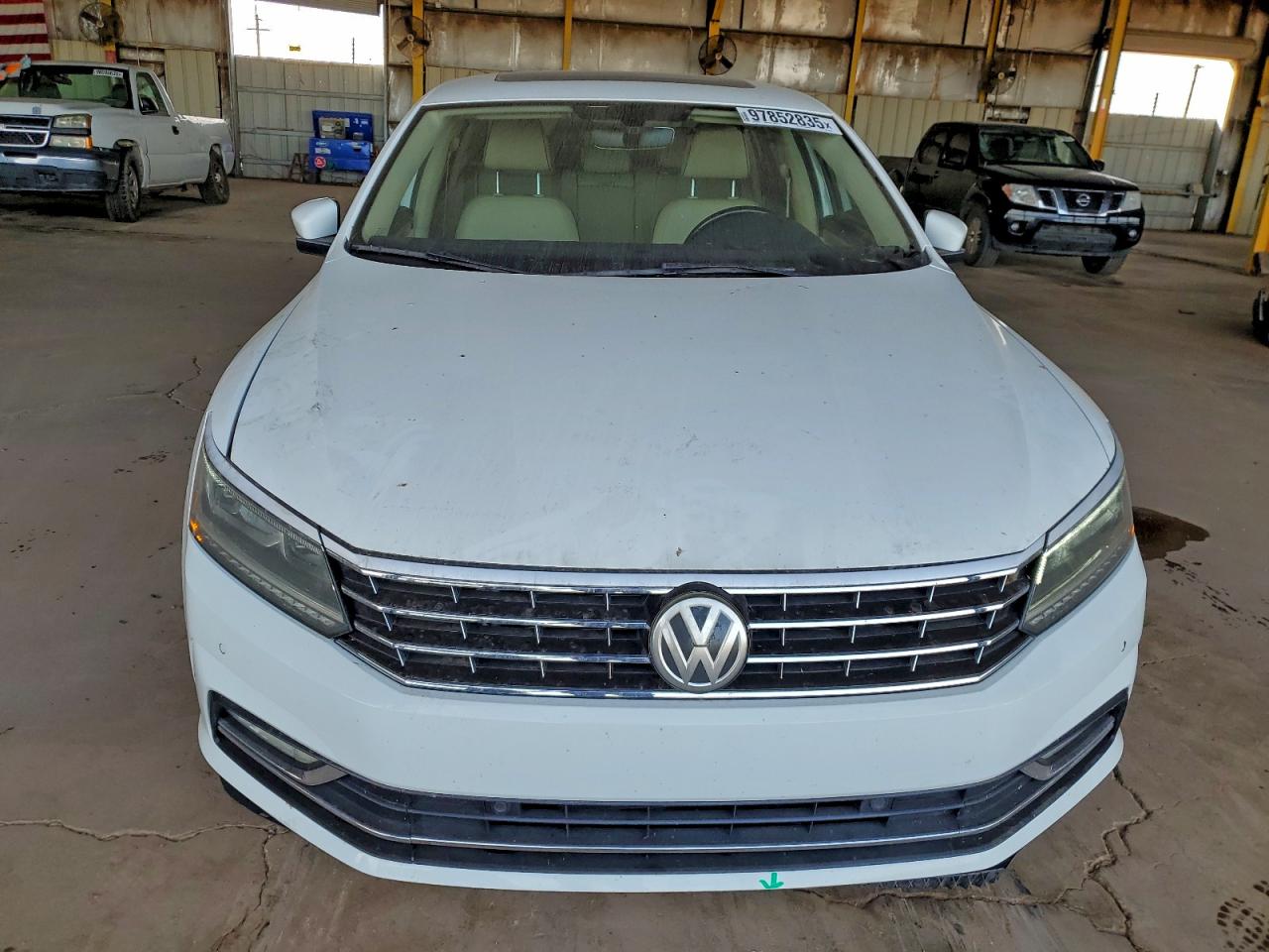 2017 VOLKSWAGEN PASSAT SE photo 5