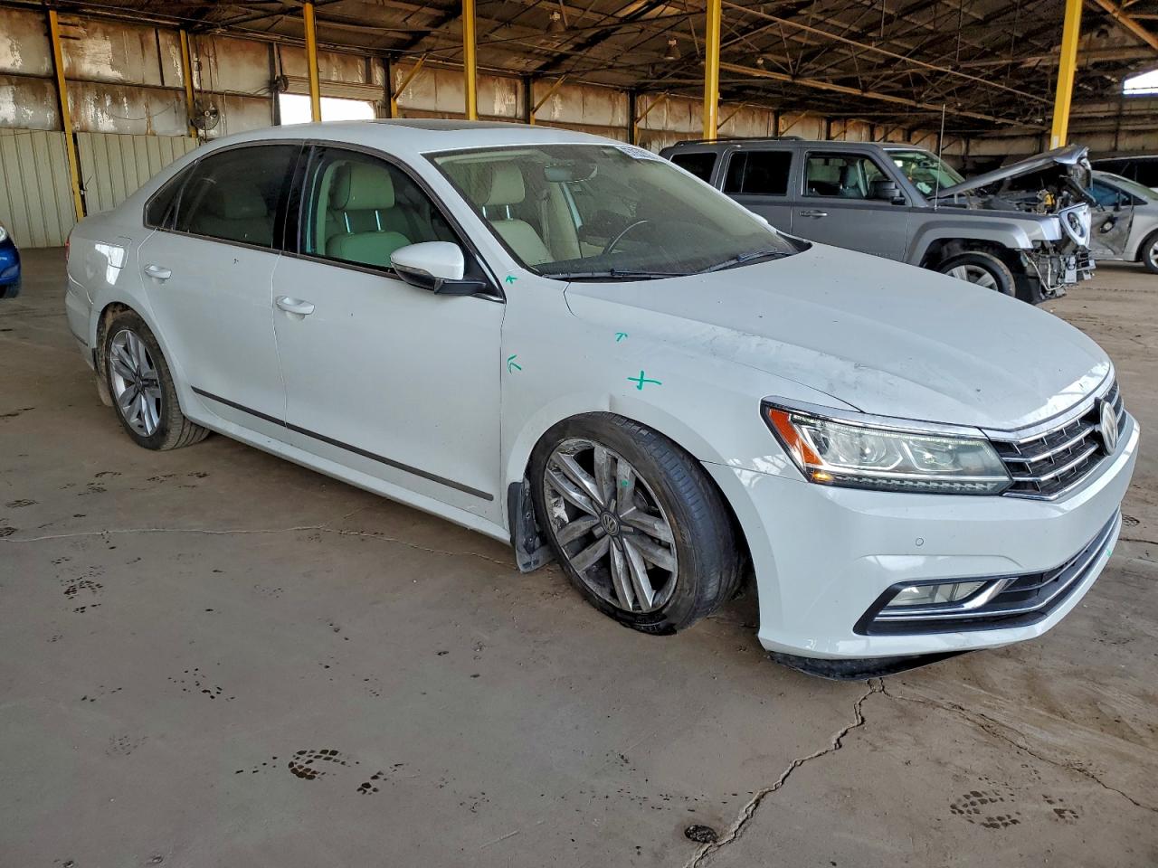 2017 VOLKSWAGEN PASSAT SE photo 4