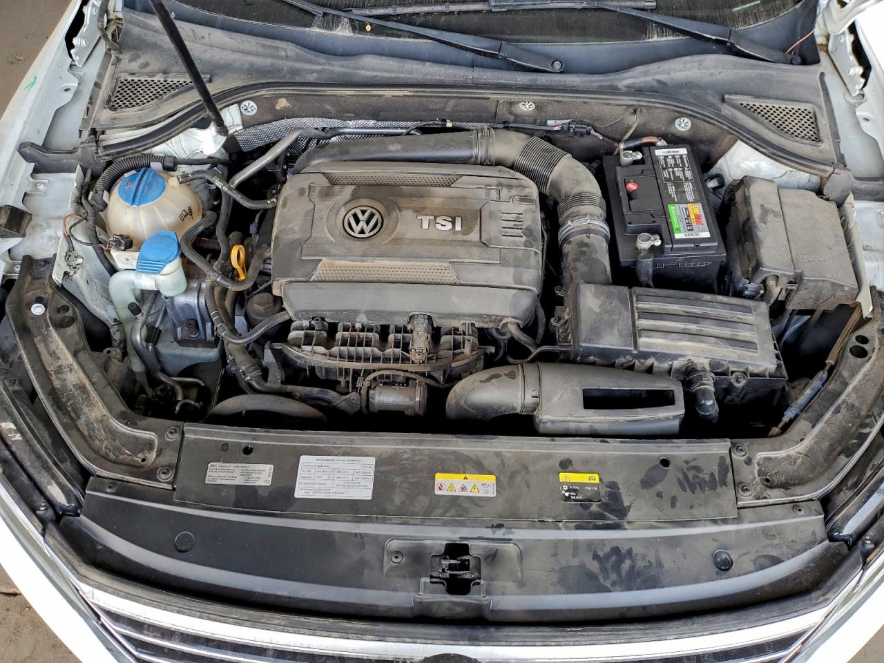 2017 VOLKSWAGEN PASSAT SE photo 11