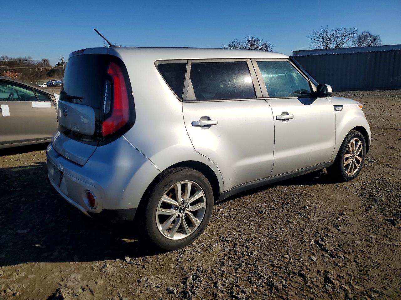 2017 KIA SOUL + photo 3