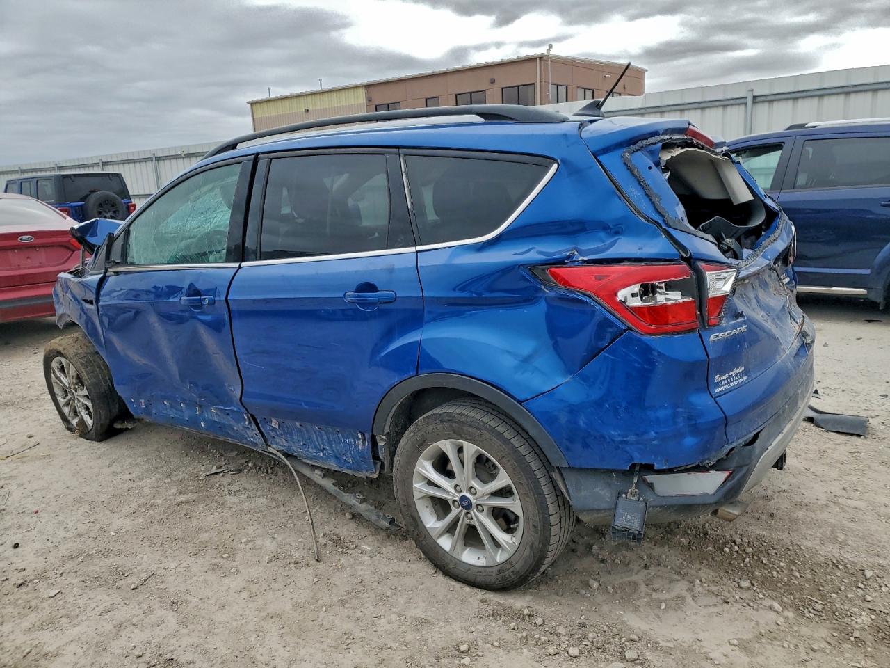 2018 FORD ESCAPE SEL photo 2