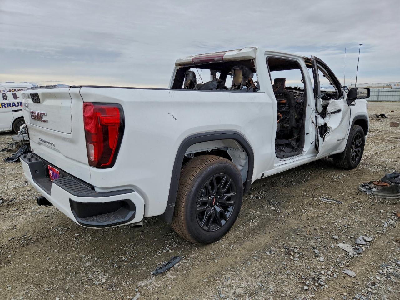 2025 GMC SIERRA C1500 photo 3
