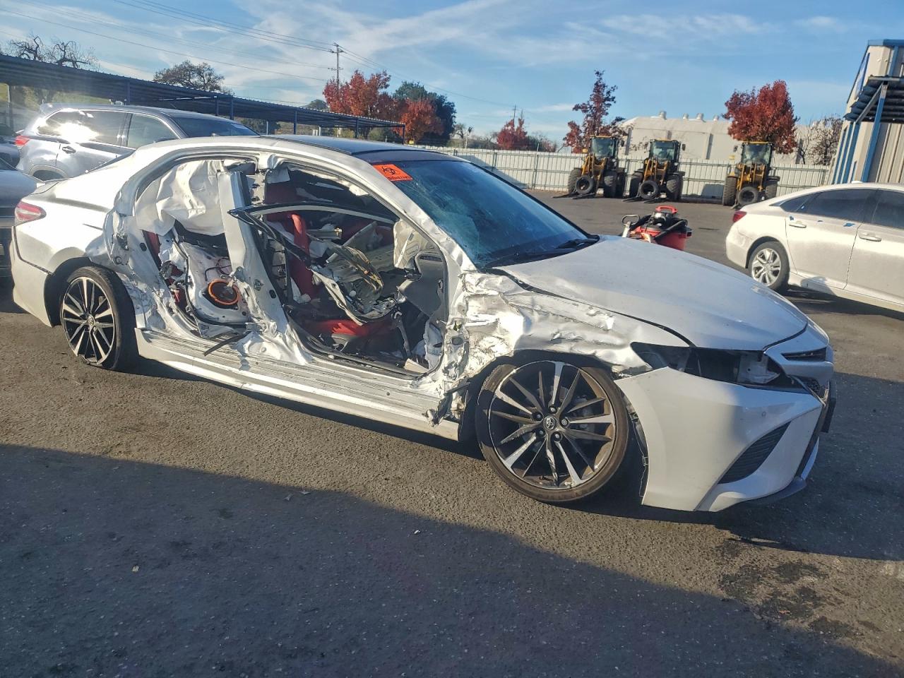 2019 TOYOTA CAMRY XSE photo 4