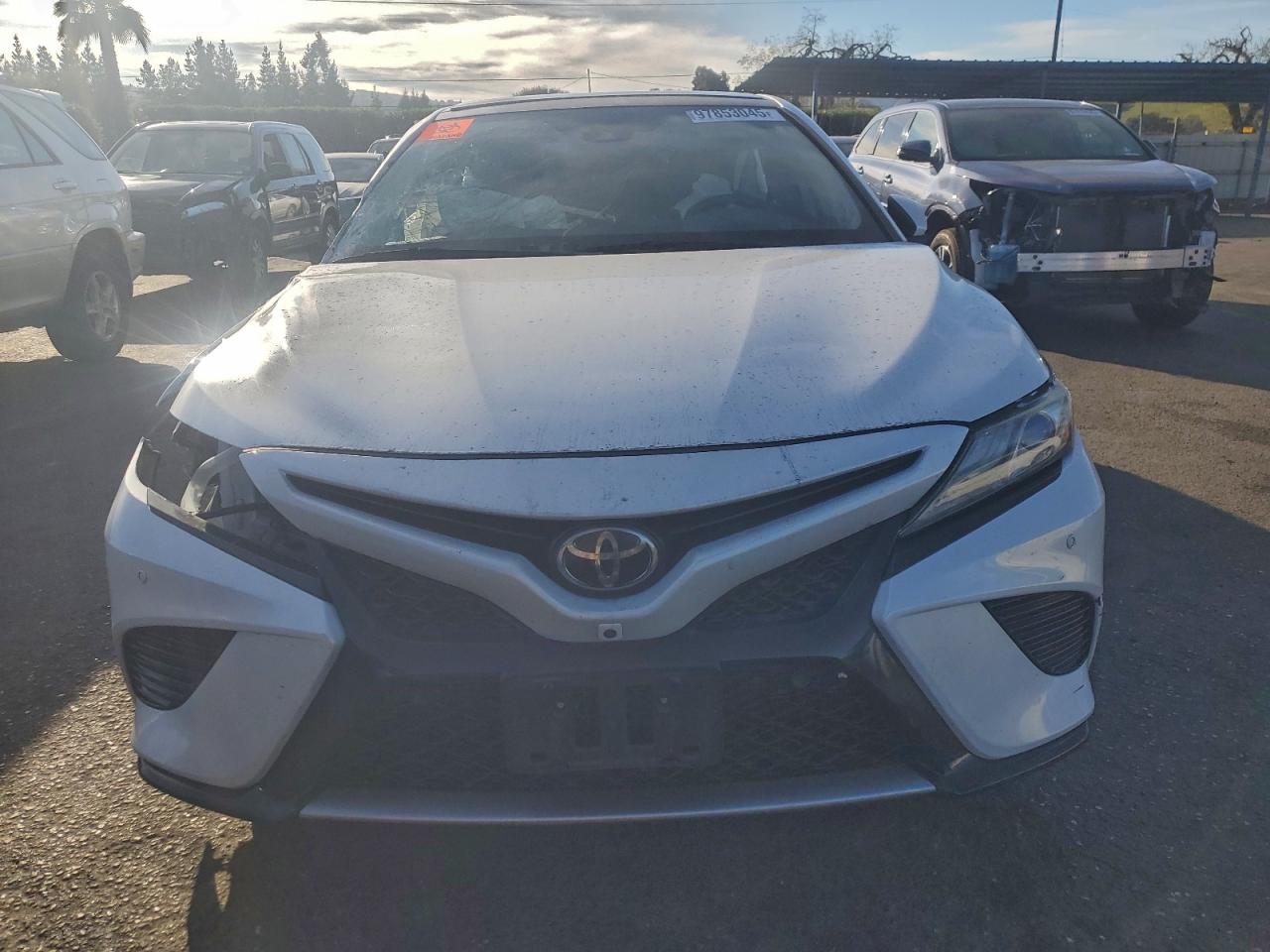 2019 TOYOTA CAMRY XSE photo 5