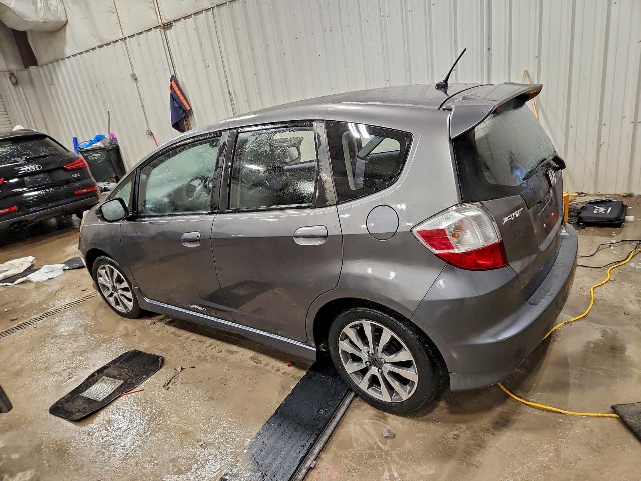 2013 HONDA FIT SPORT photo 2