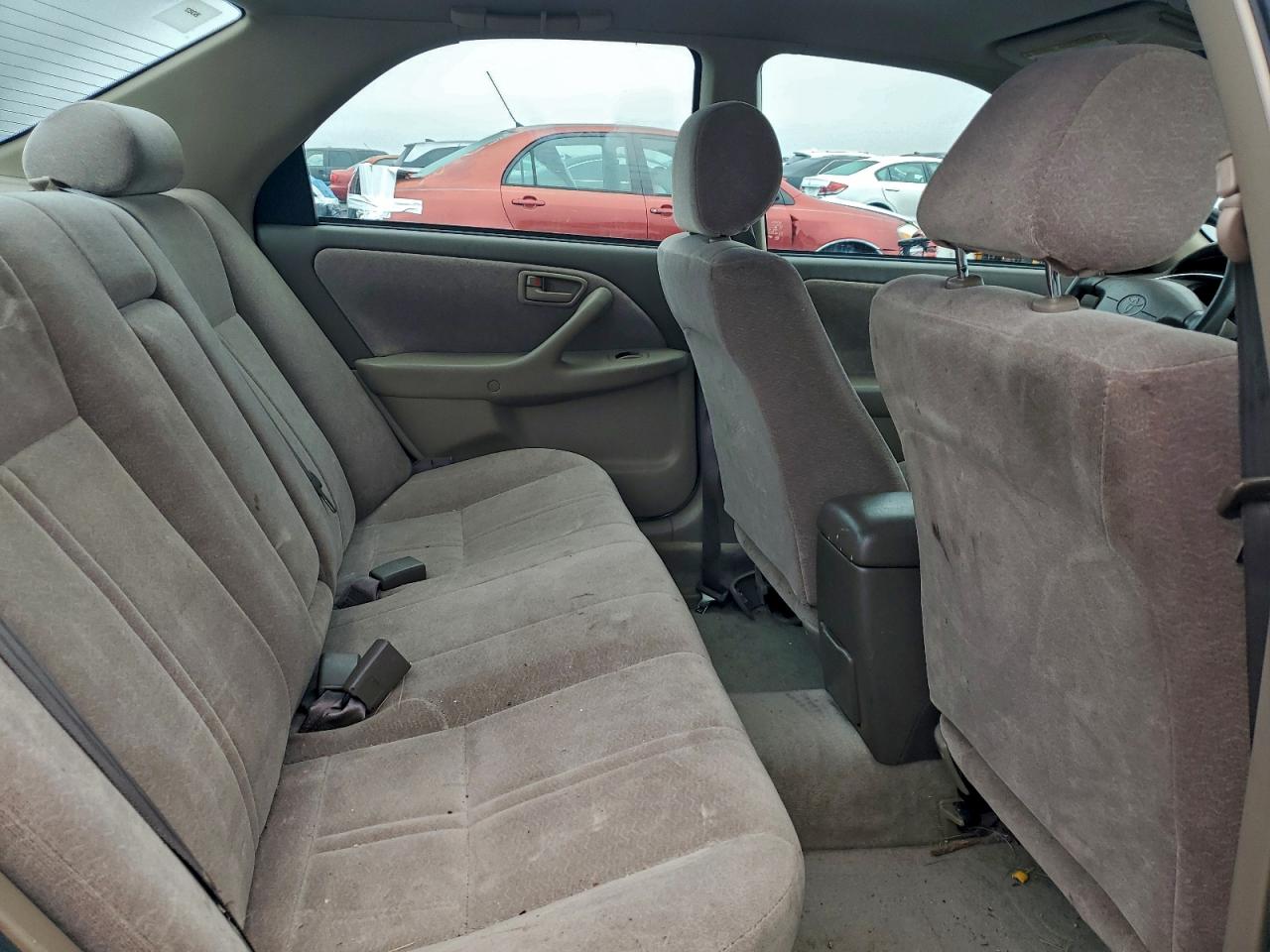 1999 TOYOTA CAMRY LE photo 10